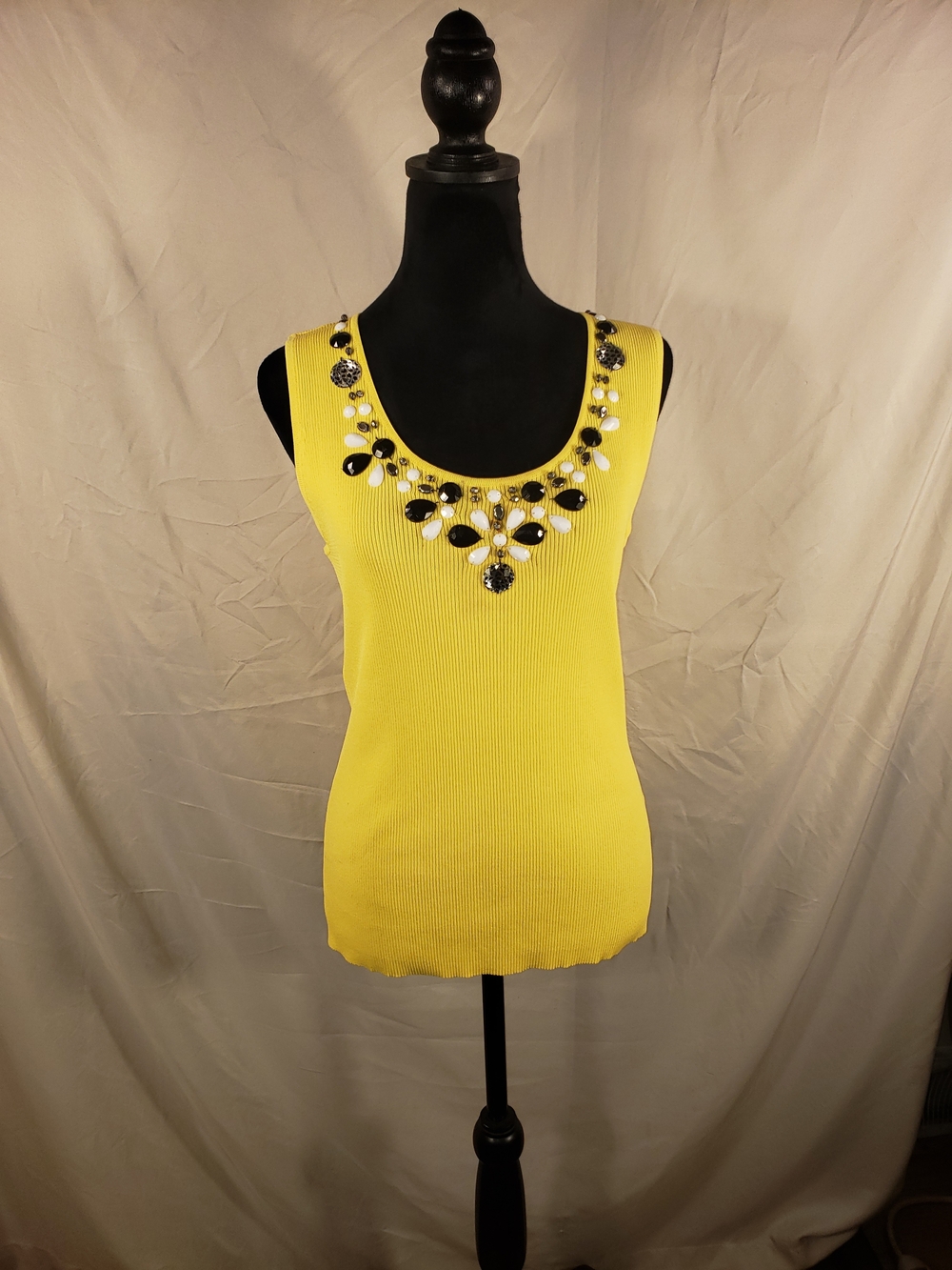 Ruby Rd. Yellow Embellished Ribbed Tank - M